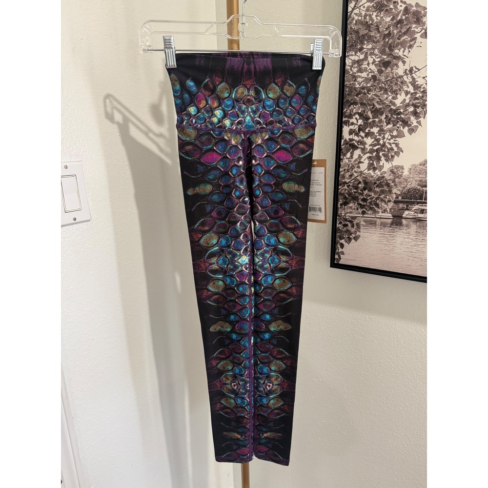 Niyama Sol Barefoot Leggings Mother of Dragons Titanium XS NWT Dragon Scale
